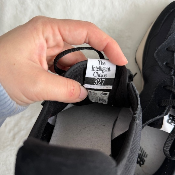 New Balance 327 Black White Boy’s Size 6 - Picture 10 of 15